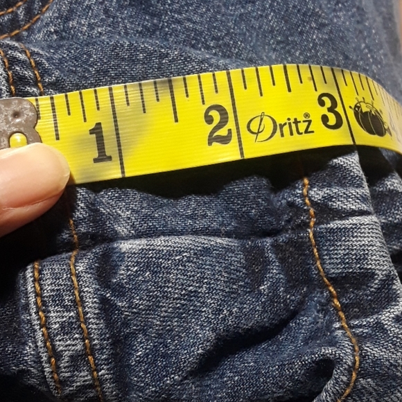 Calvin Klein Side vent Hipster jean short no offer - Picture 14 of 16